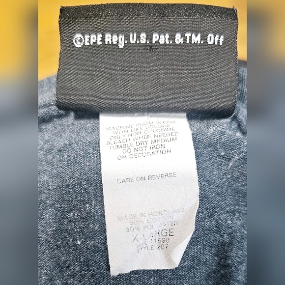 Graceland Elvis Shirt - Picture 4 of 5